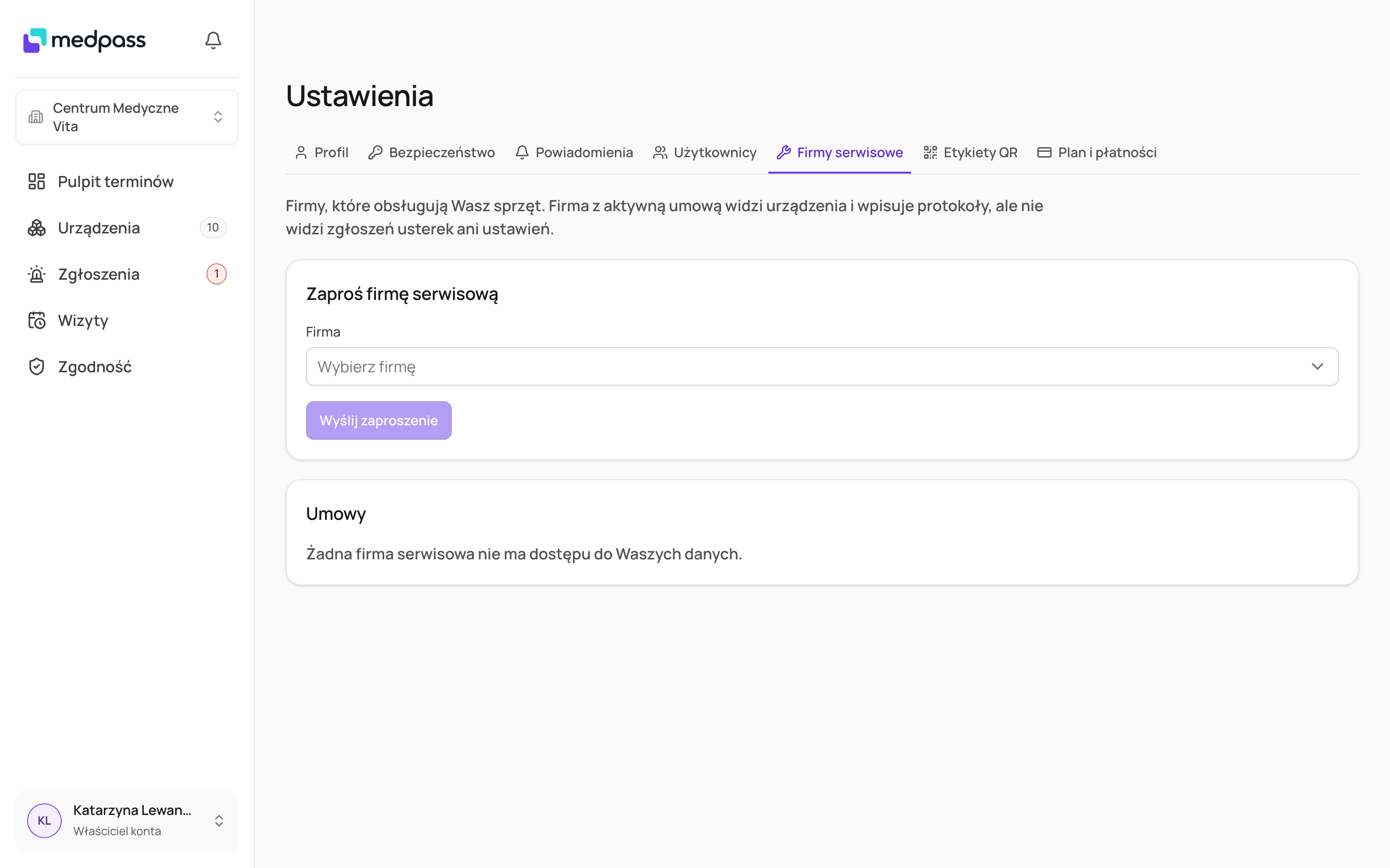 Ekran „Umowy serwisowe” z listą firm i statusami