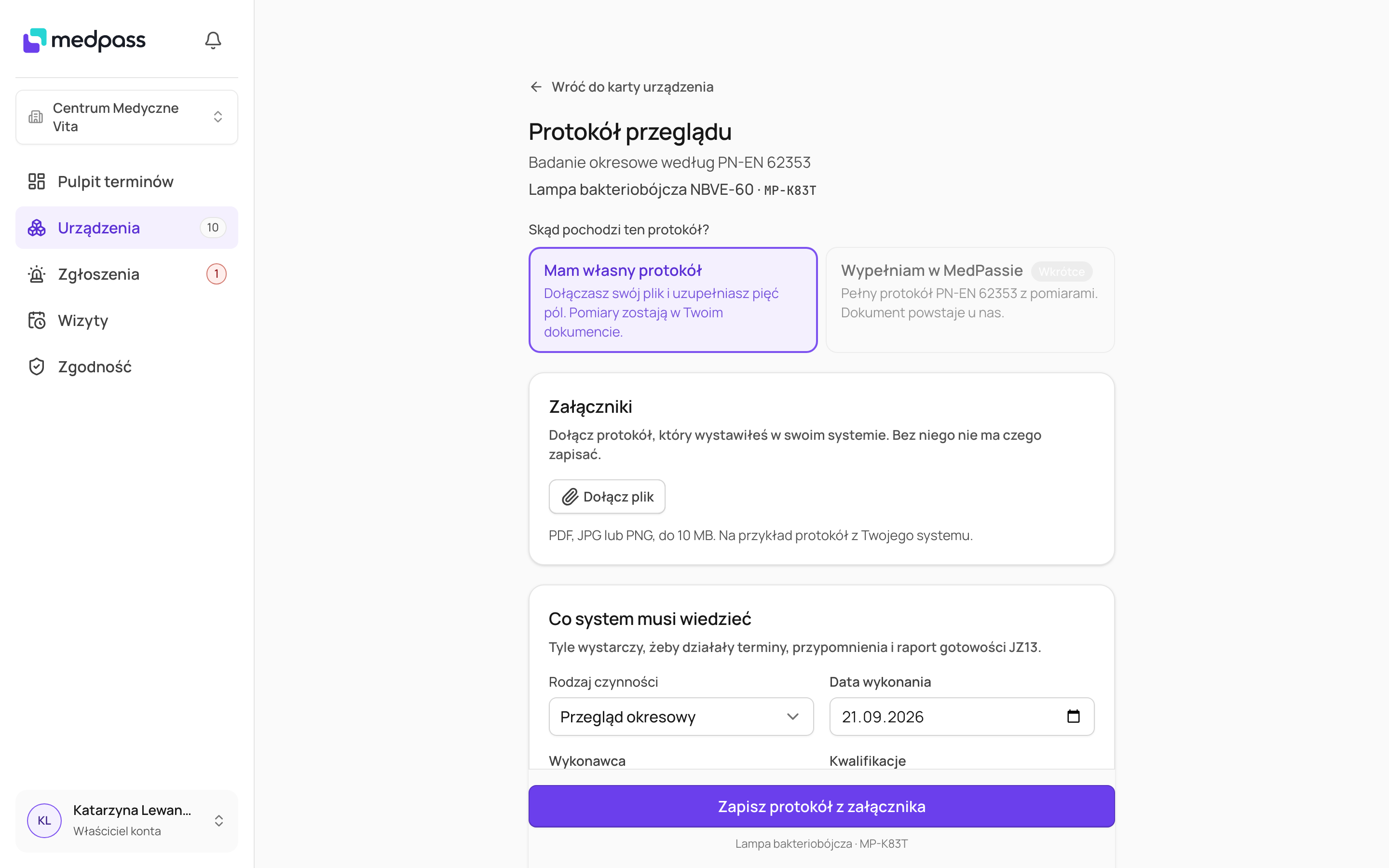 Formularz protokołu z załącznikiem i sekcją „Co system musi wiedzieć”