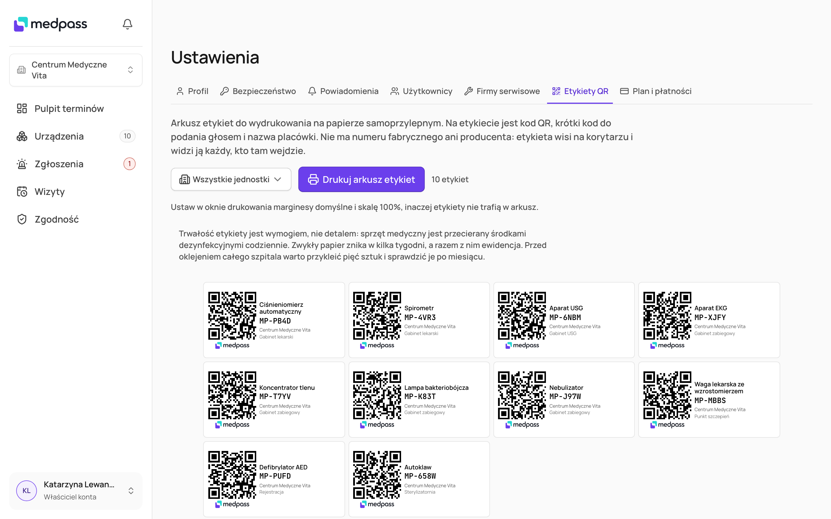 Arkusz etykiet QR w widoku do druku, trzy naklejki w rzędzie